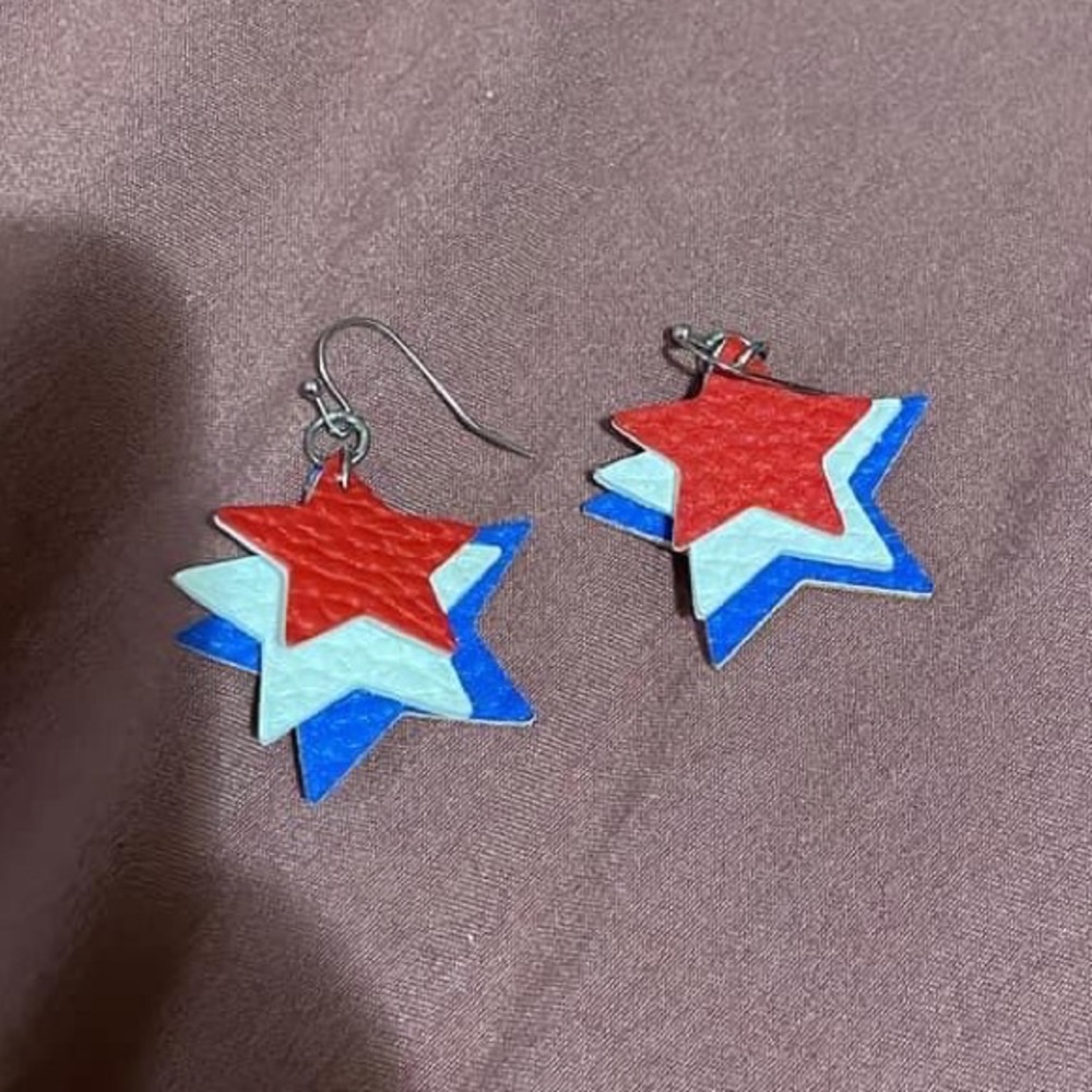 USA star earrings- never worn.